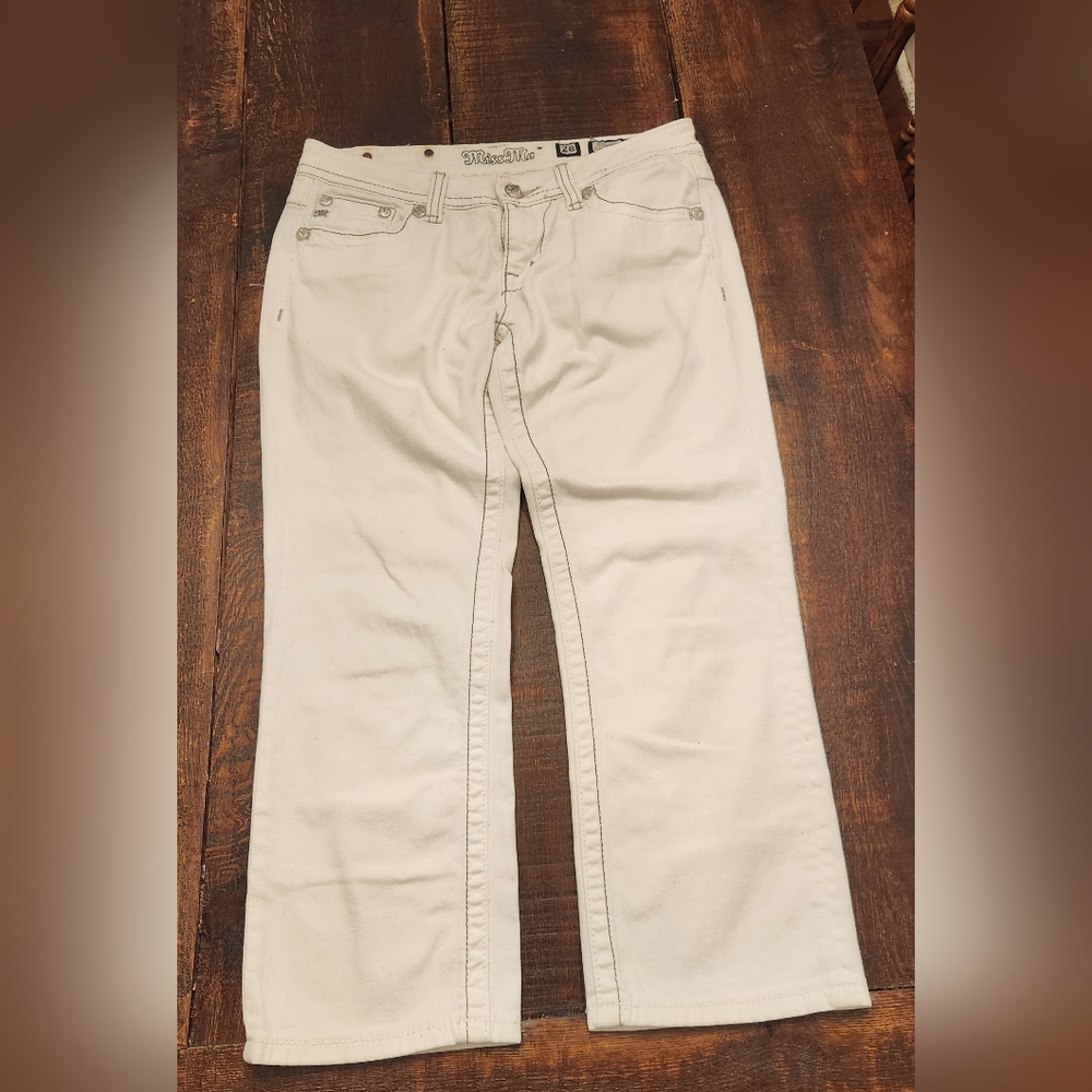 Women's Miss Me Capri Denim Jeans. Size 28. White. Bling